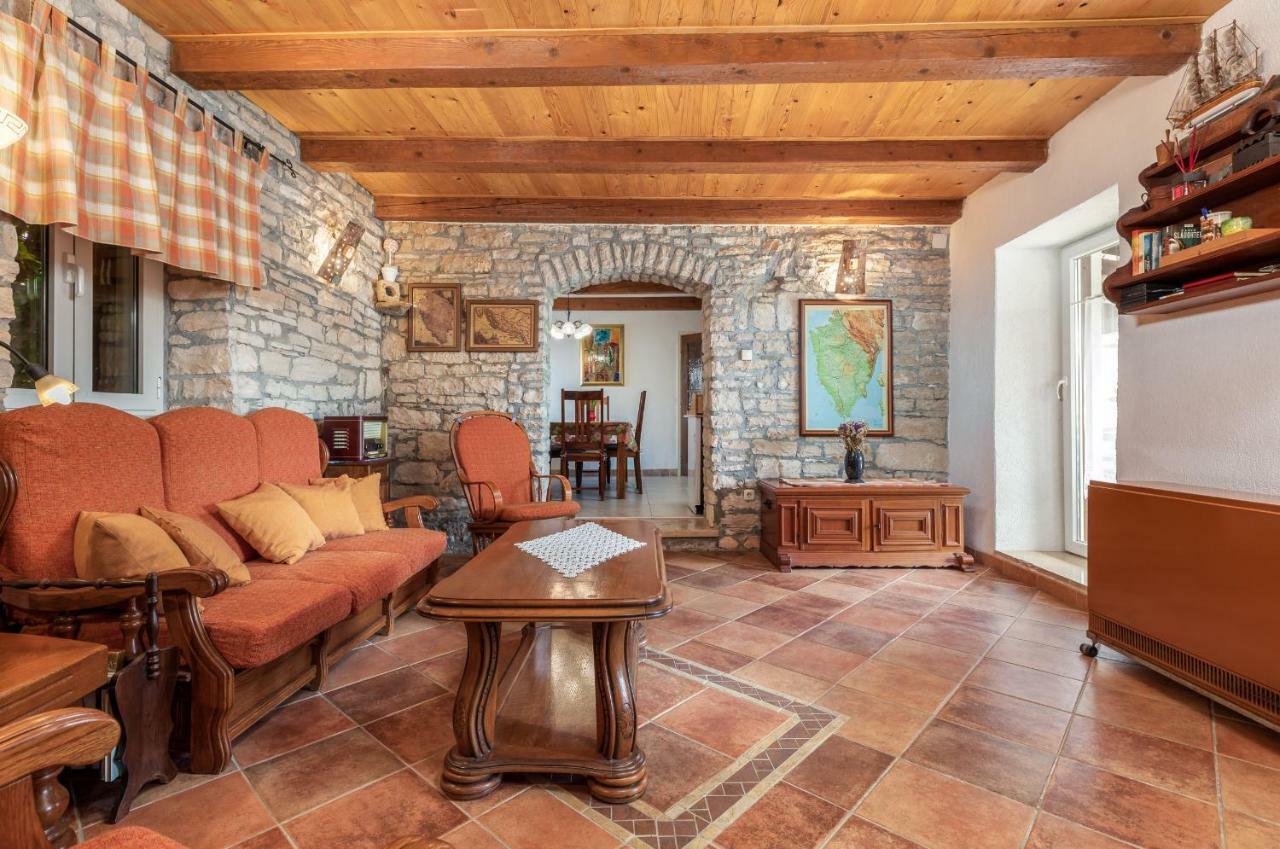 Holiday Home Ana Kanfanar Exterior photo