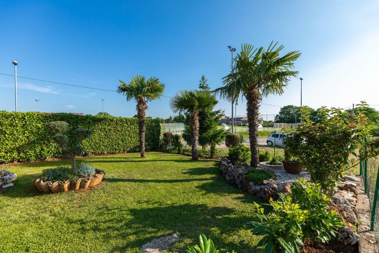 Holiday Home Ana Kanfanar Exterior photo